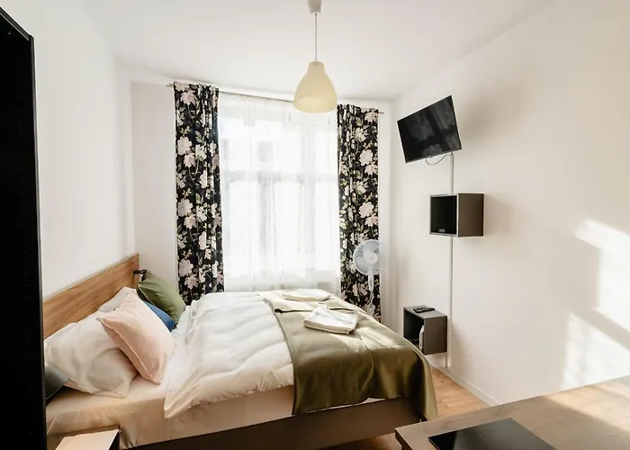 Elegant Very Berry Studios In Poznan Center By Noclegi Renters