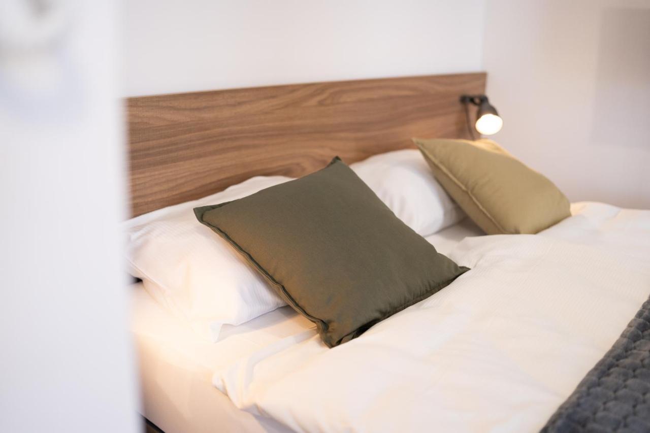 Elegant Very Berry In Center By Renters Apartment Poznan
