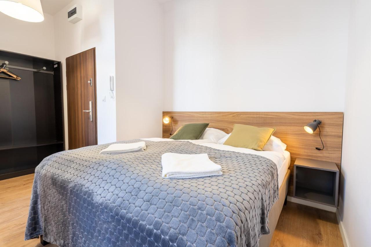 Elegant Very Berry In Center By Renters * Poznan