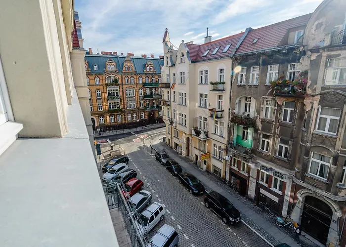 Elegant Very Berry Studios In Poznan Center By Noclegi Renters